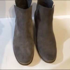 Grand Cole Haan Signature Suede Grey Ankle Boot 7C